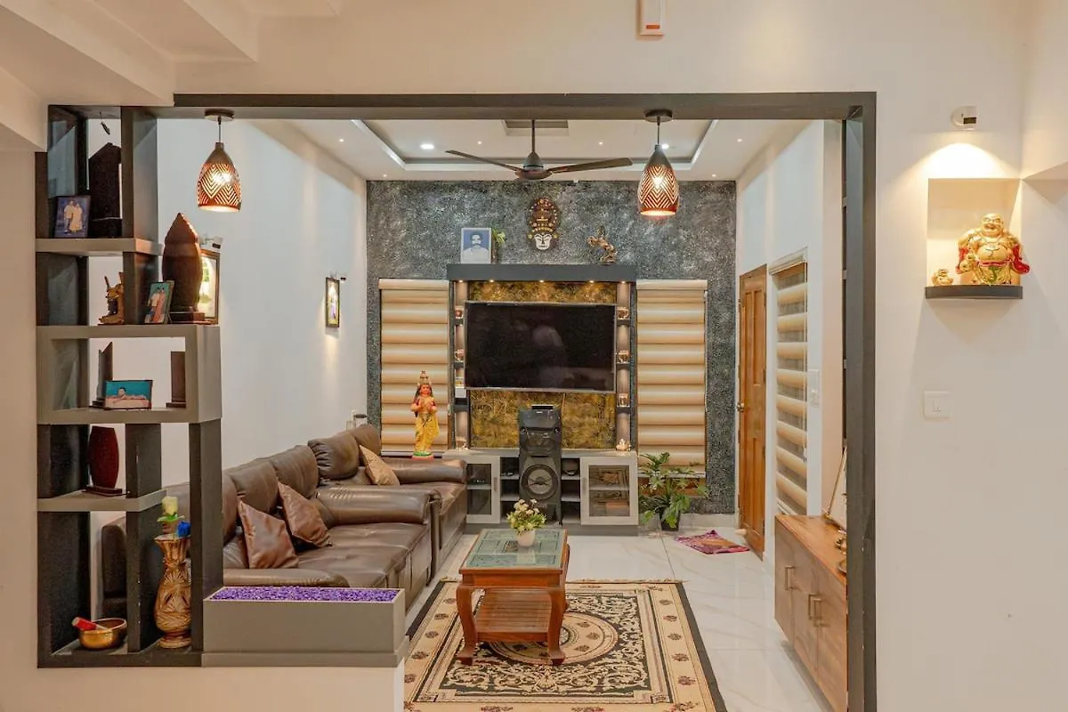 Anaviratty Yellow Leaves Home Stay- 3Bhk Luxury Villa הודו
