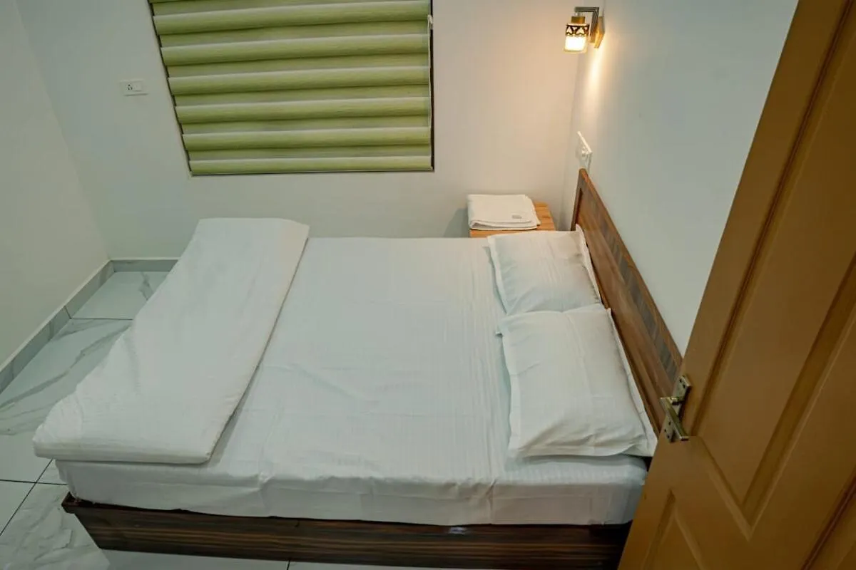 別荘 Yellow Leaves Home Stay- 3Bhk Luxury Villa Anaviratty